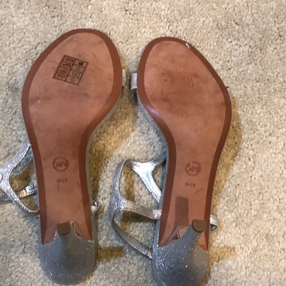 Michael Kors Silver T-Strap Glitter Sandals with 4 inch Heel-Size 8.5M - Picture 9 of 10
